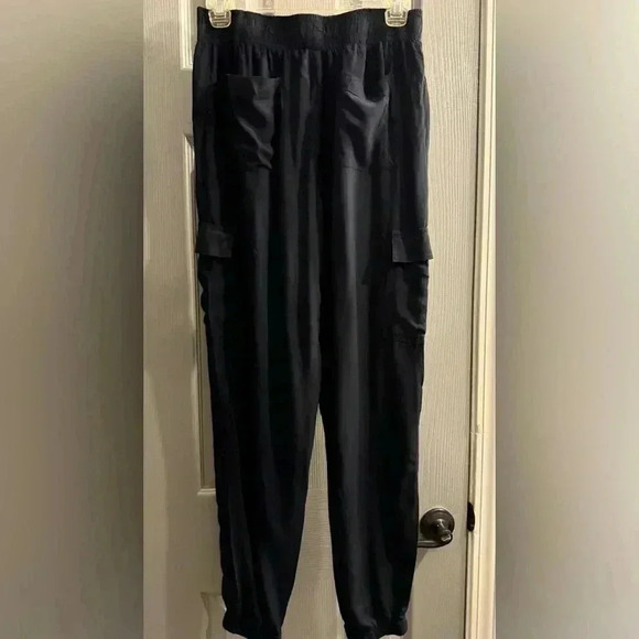Women’s Olive + Oak Cargo Jogger pants in black EUC 100% Rayon Size Medium - Picture 7 of 10